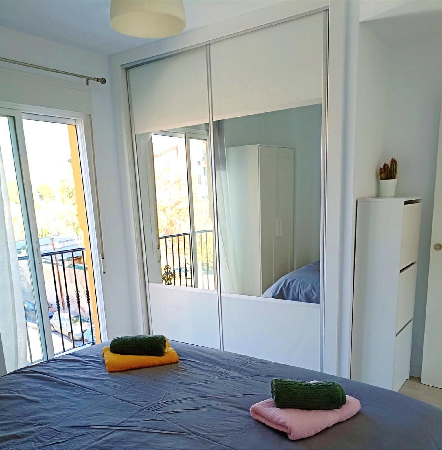 Bright Apartment In Малага Екстериор снимка