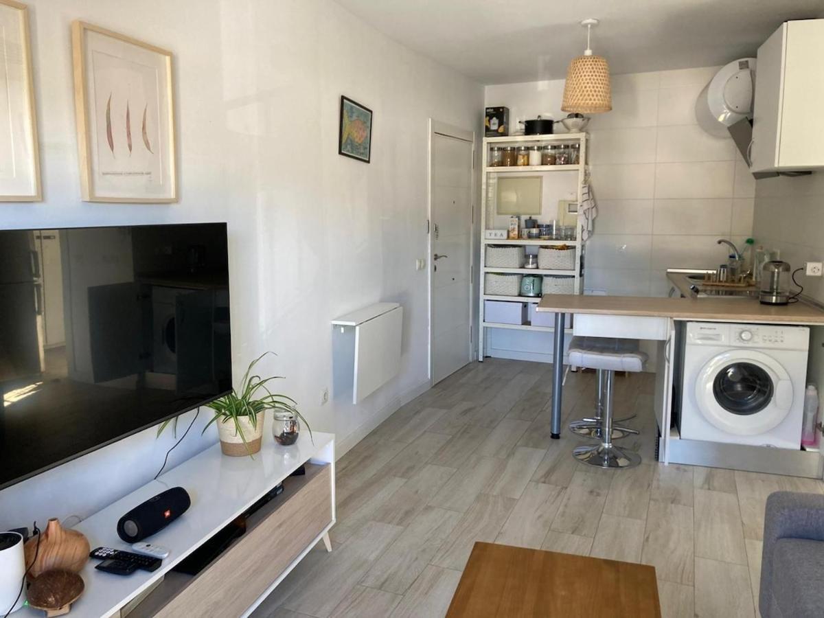 Bright Apartment In Малага Екстериор снимка